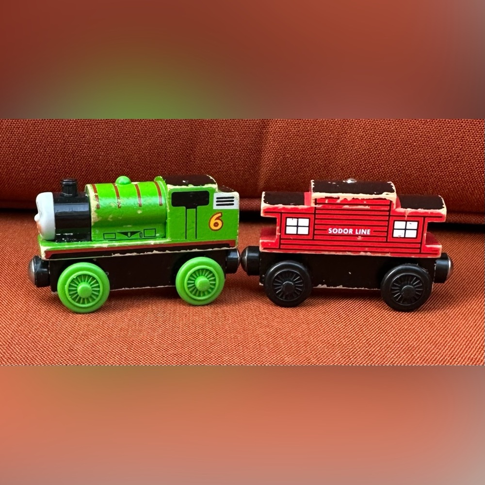 Thomas & Friends Hard@Work Percy & Sodor Line Caboose well loved Wooden Train